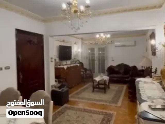 شقة للبيع في ميامي علي جمال عبد الناصر الرئيسي. بسعر مناسب