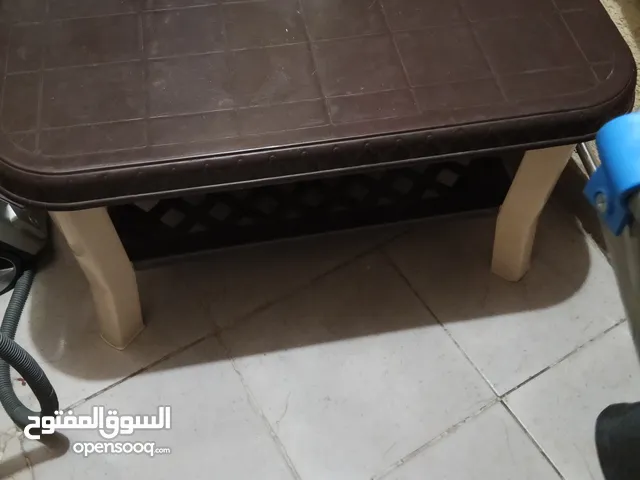 مطبخ والطاولات للبيع مع بعض