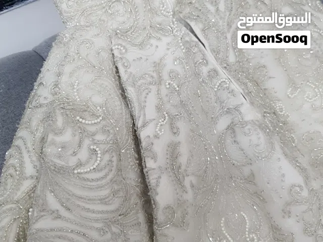 فستان زفاف تصميم خاص سعره 8 الف اللبس فقط خمس ساعات  قوله تعالى: {وَلَا تَبْخَسُوا النَّاسَ أَشْيَاء