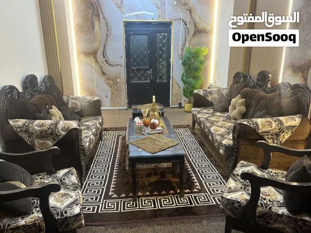 كنب  مع طاولات للبيع