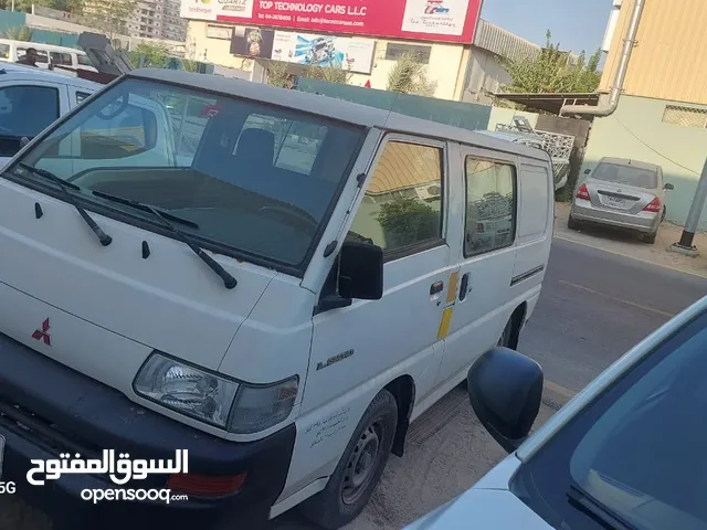 mitsubishi L300 van 2014