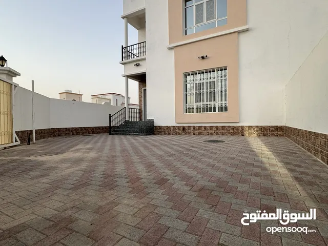 340 m2 More than 6 bedrooms Villa for Sale in Muscat Al Maabilah