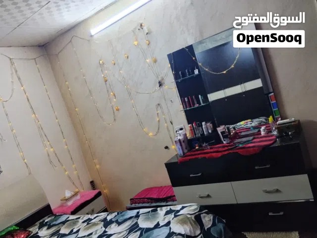 غرفة نوم مستعملة بحالة ممتازة  خشب لاتيه ثقيل