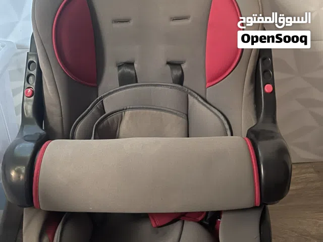 مقعد سيارة للأطفال في حالة جيدة 30دينار