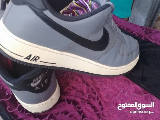 46 Sport Shoes in Zarqa