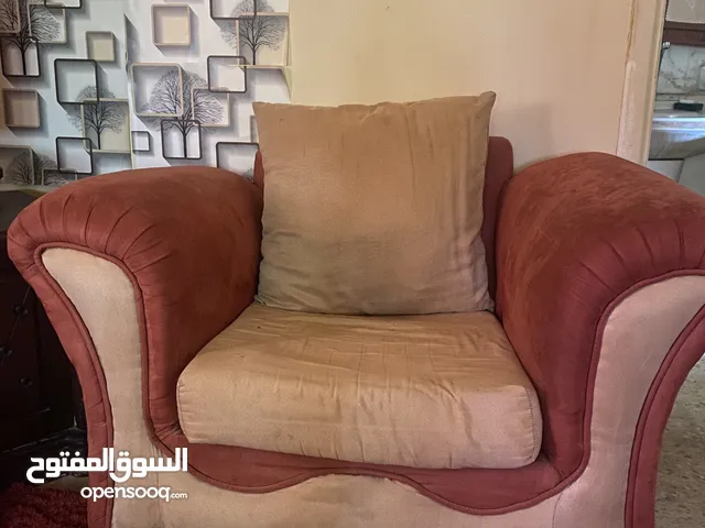 كنب مستعمل في حالة ممتازة