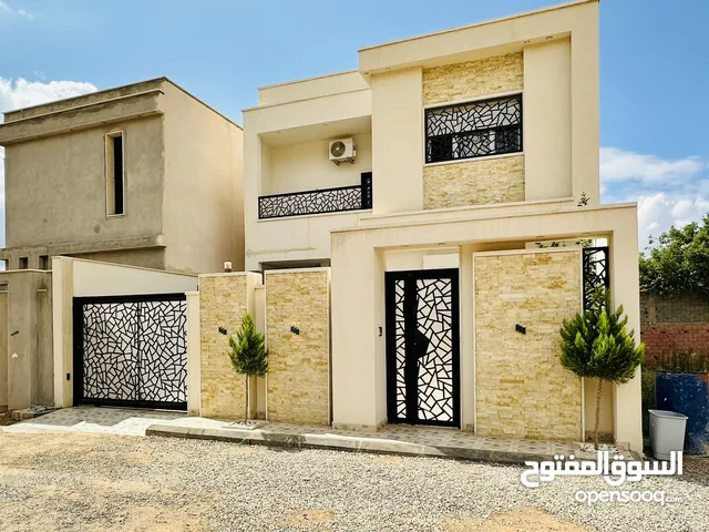430m2 4 Bedrooms Villa for Sale in Tripoli Al-Serraj