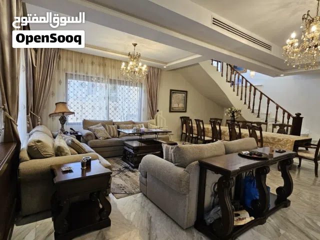 فيلا للبيع  بتشطيب قصور لا تحتاج. اي صيانه وسعر مغري في أجمل مناطق ضاحية الرشيد / ref 1102