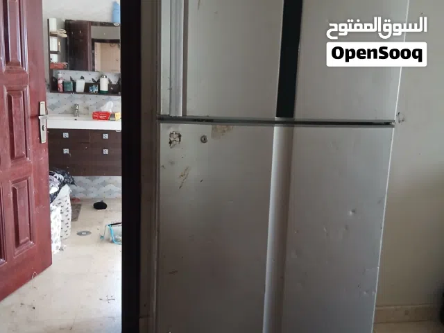 ثلاجة مستعملة للبيع بحالة مقبولة