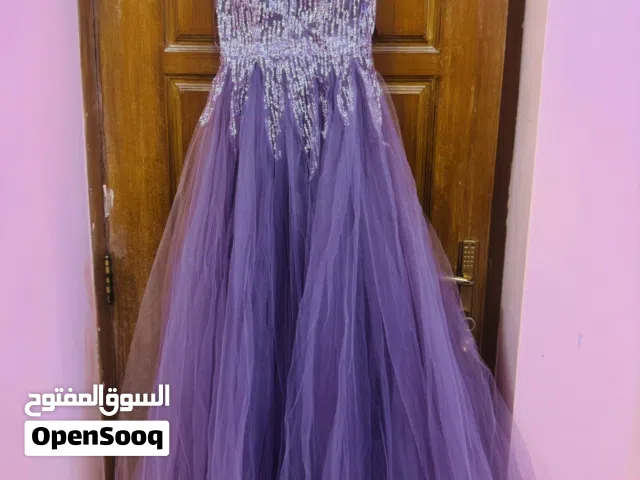 فساتين مدعوات جديده