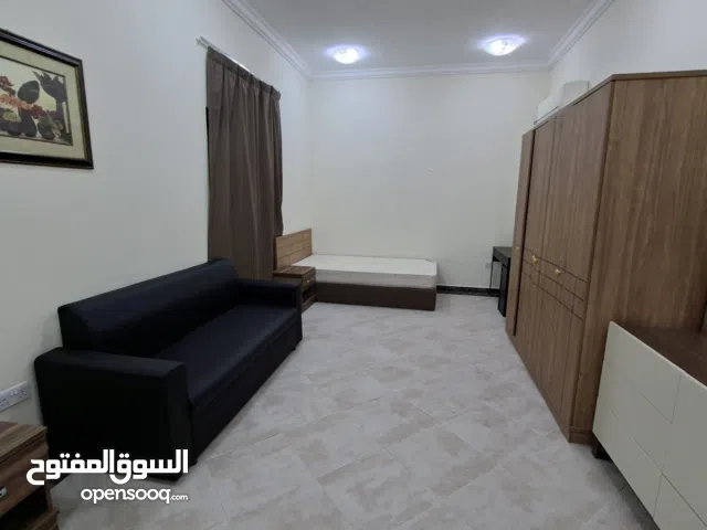 FULLY FURNISHED ROOMS Available  2300 najema