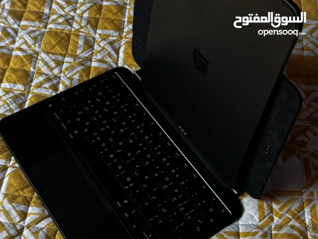 iPad pro 11in اسود (M4) Apple keyboard شهر Applecare+ شهر 9 / 2026 مع شاحن وكرتونه