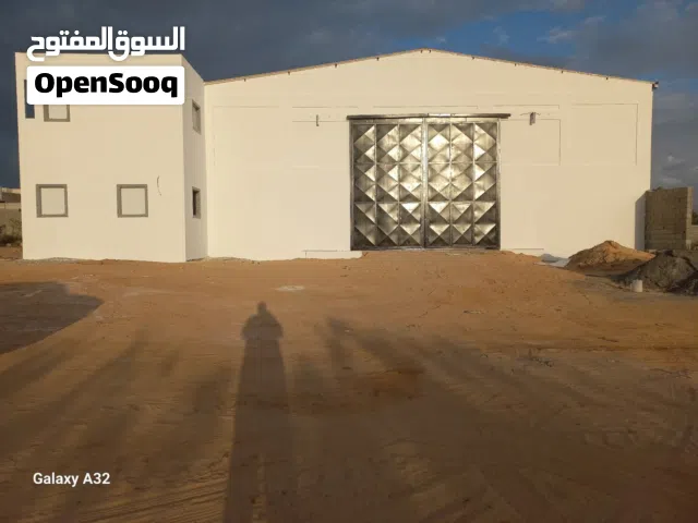 هنقر للاجار مساحة الهنقر 400 والمبني الاداري 200