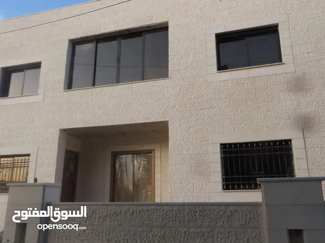 225 m2 3 Bedrooms Townhouse for Sale in Amman Sahab