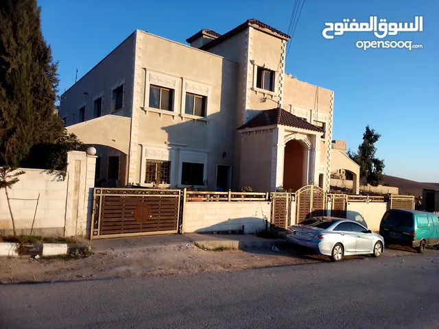360m2 3 Bedrooms Townhouse for Sale in Amman Sahab