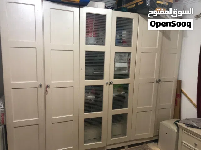 غرفة نوم كاملة بحالة ممتازة السالميه بجوار البوليفارد