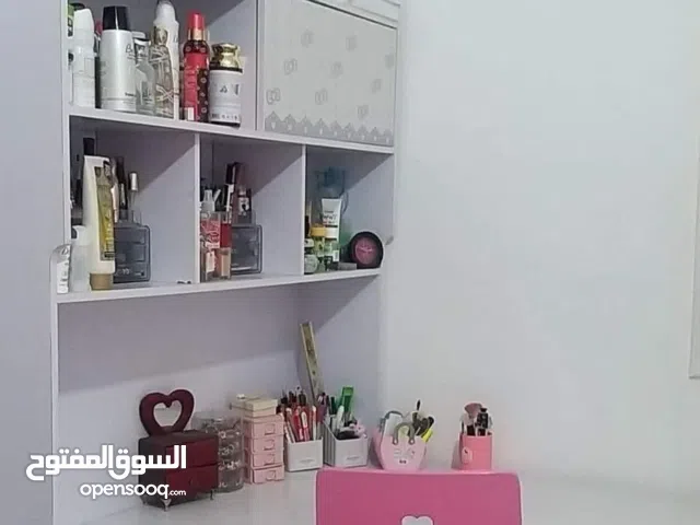 غرفة نوم سريرين استعمال بسيط
