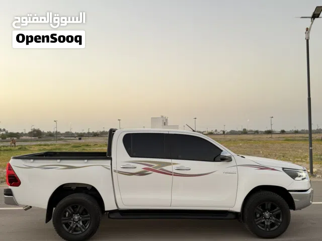 2025 Toyota Hilux SR5