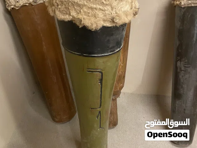 اللي بيعطي سيندو أول ثلاث طبول يكون خشب هم خشب بيذام. وا الآخر طبل با 60