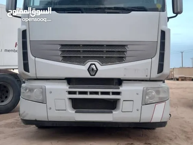 Tractor Unit Renault 2007 in Misrata