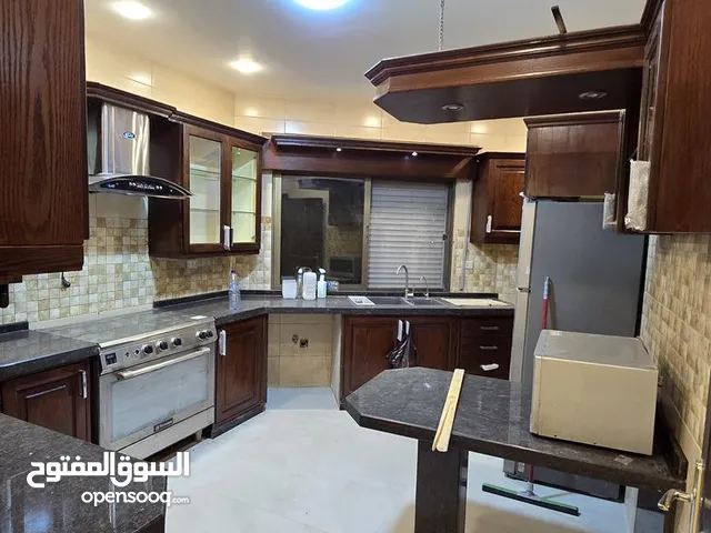 250 m2 3 Bedrooms Apartments for Sale in Amman Al Bnayyat
