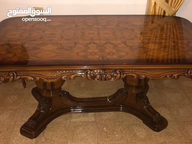 للبيع طاولة كبير فقط