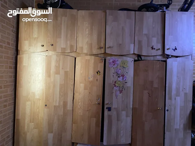خزانة ملابس