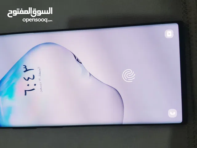 نوت 10 عادي  وكاله فيه شرخ صغير  لا مطبع ولا فيه شي