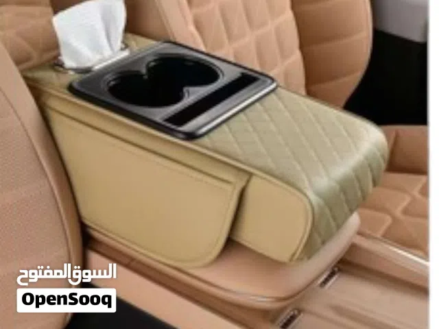 ستاند سيارة متعدد الاستخدامات جلد مريح مع مكان مخصص للمناديل وعلبة مناديل هدية