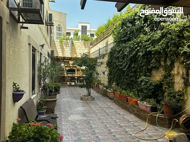 235 m2 3 Bedrooms Townhouse for Sale in Amman Al Kursi