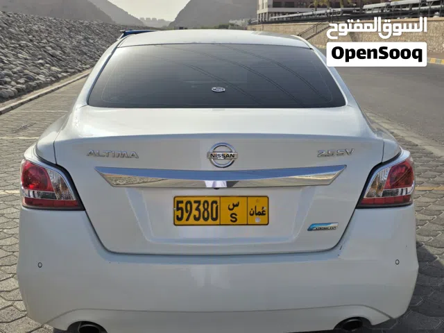 2015 نيسان التيما SV