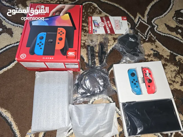 سلام عليكم نتندو سويتش oled مع شاشة حماية ركب في جهاز مع جميع ملحقات شبه جديد في مجموع من العاب