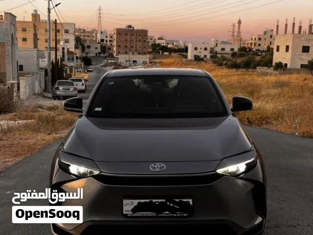 2024 تويوتا bZ bZ4X