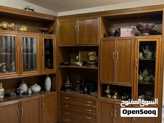 مكتبه بوفيه خشب صاج متانه ونضافه 100%