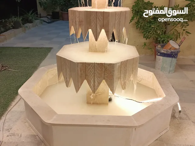 نوافير حجرية ابيض قطر 1متر البحرة مع حوضين بالوسط مع الوصلات شامل التركيب والتشغيل
