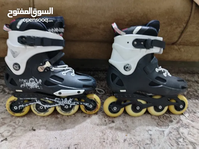 سكيت رول باله اصلي قياس واحد و اربحين تايرات جيلاتين سكيت محترفين اربع تايرات