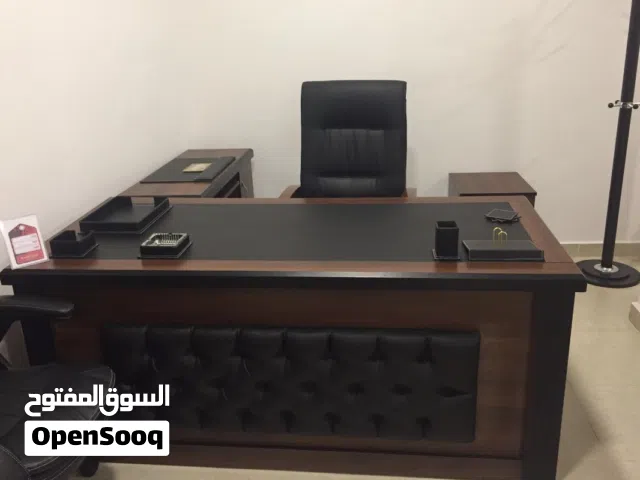 مكتب مدير جلد فاخر