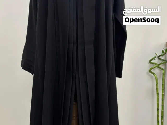 عباية سوداء عملية بسيطة