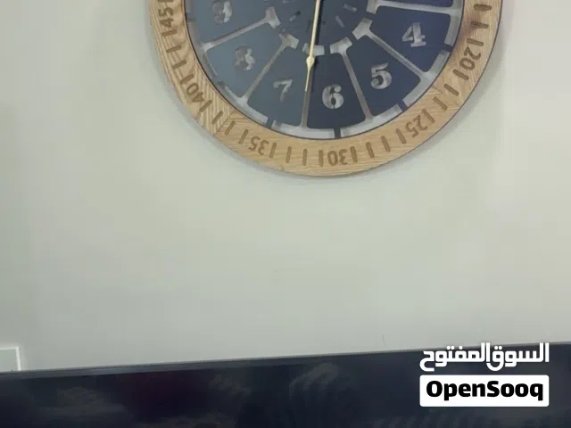 ساعة حائط بحالة الوكاله للبيع