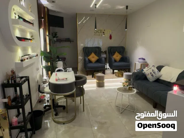 صالون سيدات - أظافر - مجهز بالكامل للبيع – الزرقاء الجديدة – شارع 16