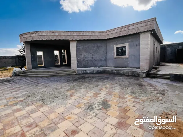 140 m2 3 Bedrooms Townhouse for Sale in Tripoli Tajura