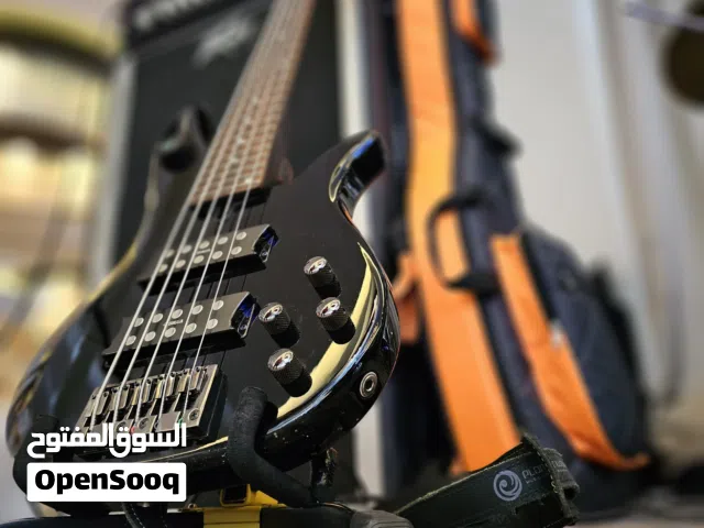 YAMAHA BASS GUITAR 5 STRINGS ACTIVE with case cover (TRBX305)