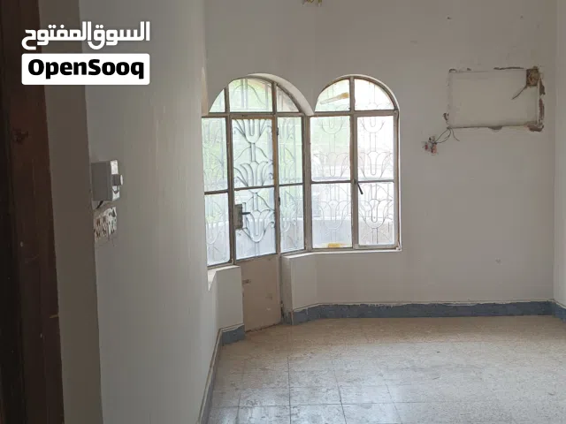 بيت للايجار من المالك مباشرة  ..الجزائر .. ركن على ثلاث شوارع قرب شنشل مول