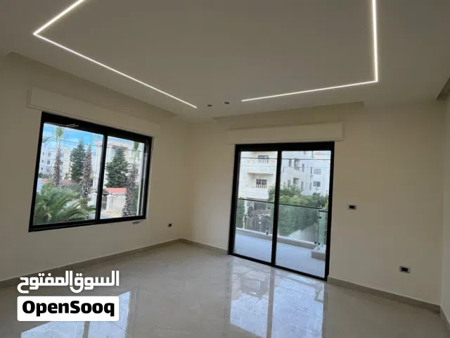 شقة للبيع في حي الصحابه بتشطيب فندقي من المالك مباشرة