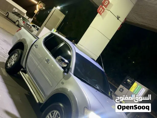 2015 ميتسوبيشي L200 Double Cab GLX