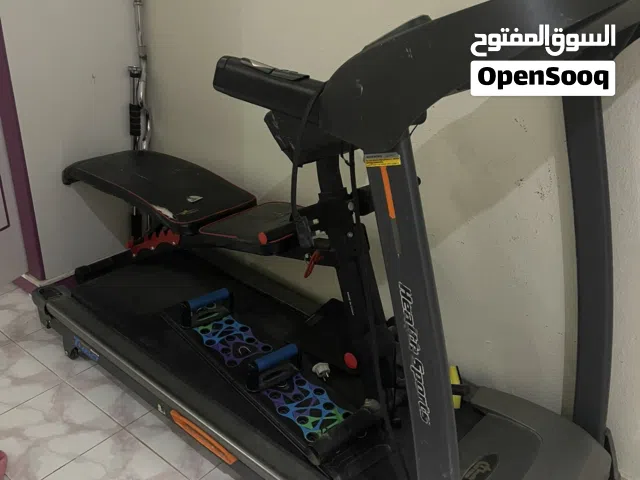 آلة مشي رياضية