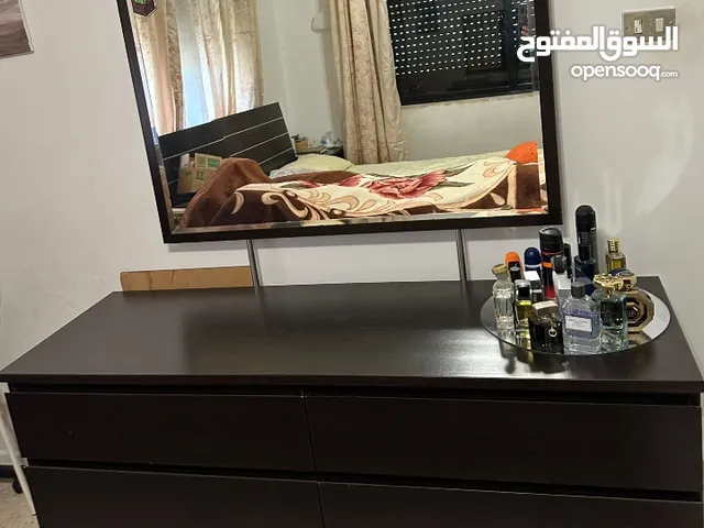 تخت مفرد عدد 3. مع الفرشات