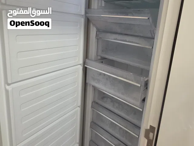 فريزر عامودي بيكو