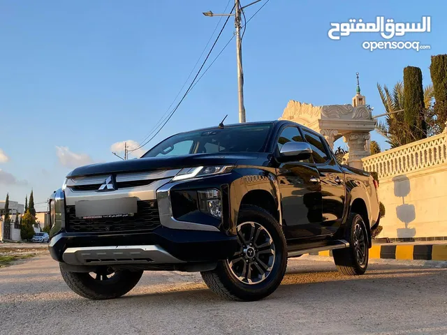 بكم ميتسوبيشي سبيرتيرو 2022 خمس كميرات