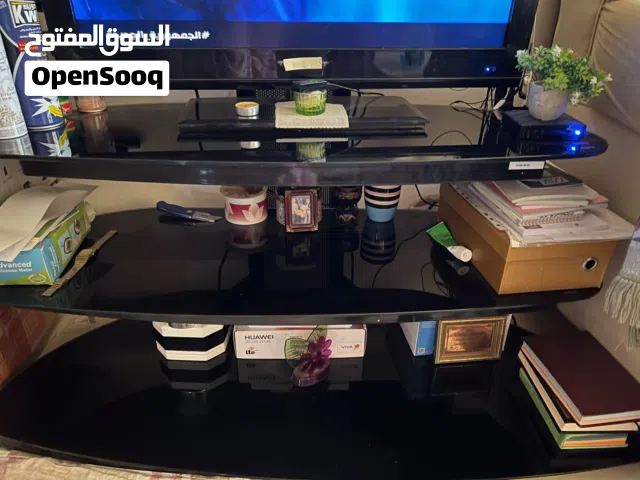 طاوله 3 ارفف  زجاج اسود متين  السعر 12 دينار